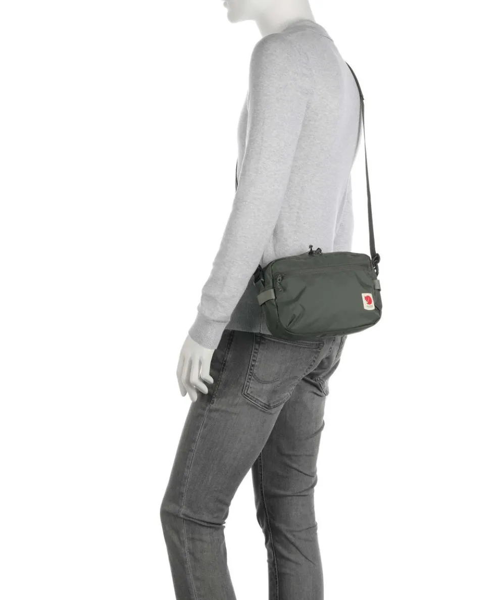 High Coast Umhängetasche recyceltes Polyamid dunkelgrün