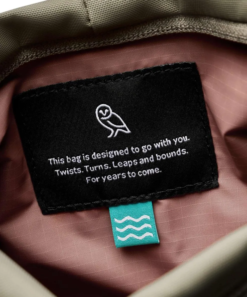 Laneway 3.5L Umhängetasche recyceltes Nylon olivgrün