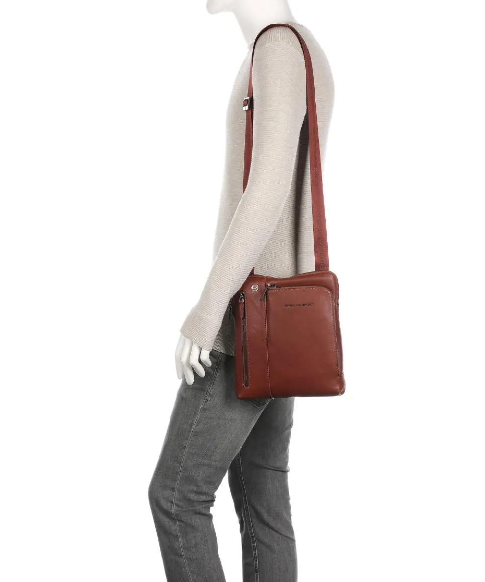 Black Square Umhängetasche genarbtes Leder tabak