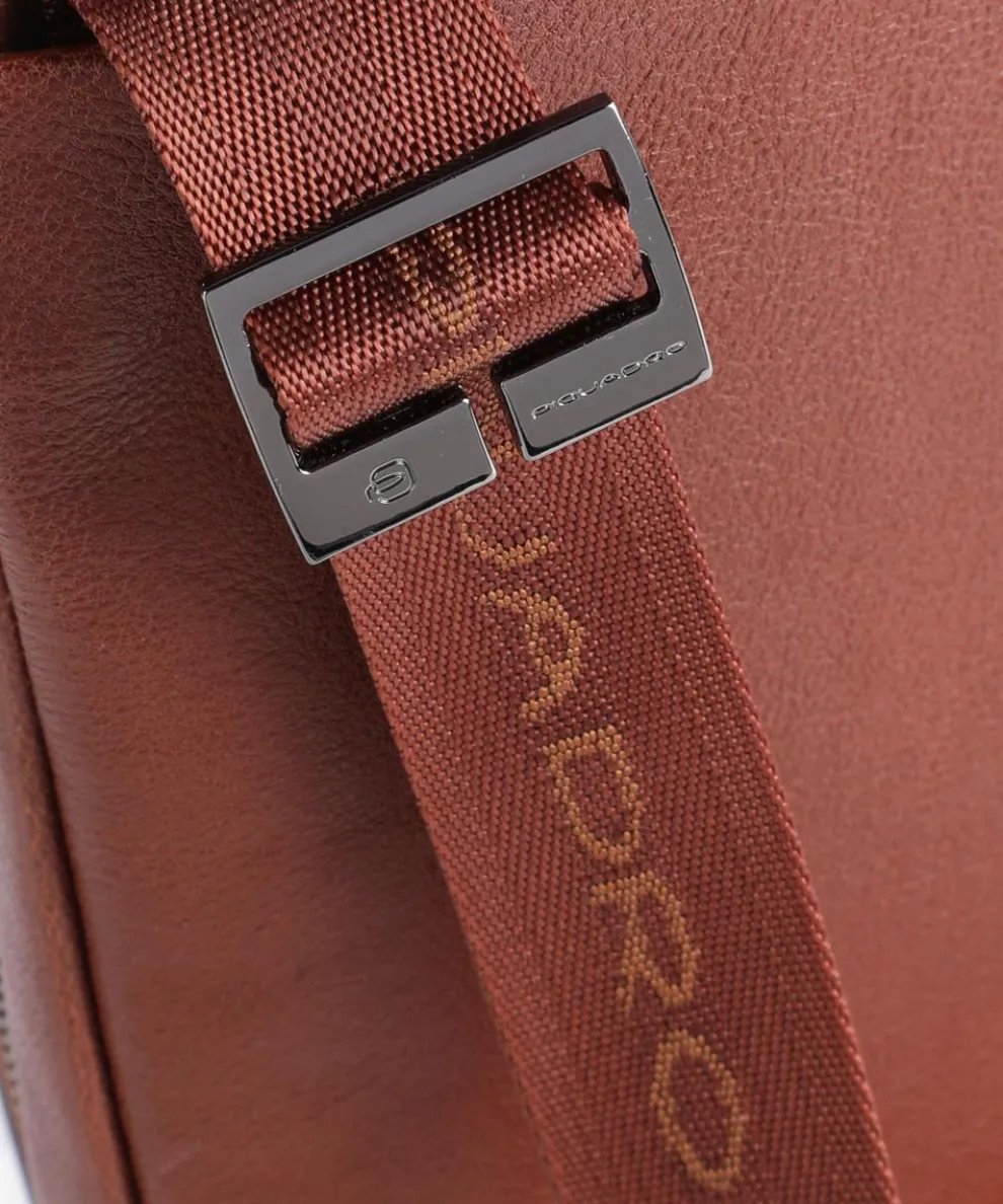 Black Square Umhängetasche genarbtes Leder tabak