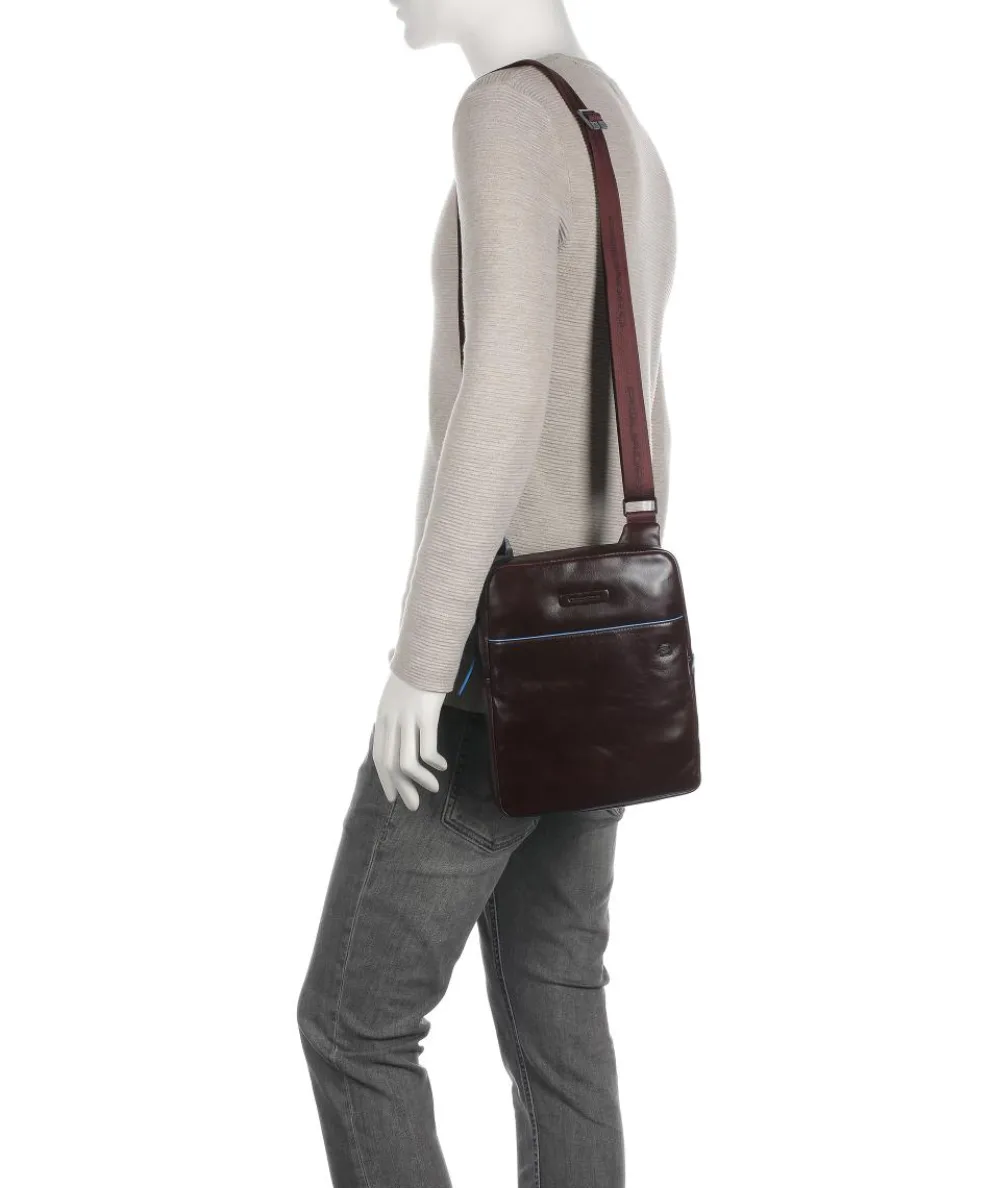 Blue Square Revamp Umhängetasche fein genarbtes Rindsleder mahagoni