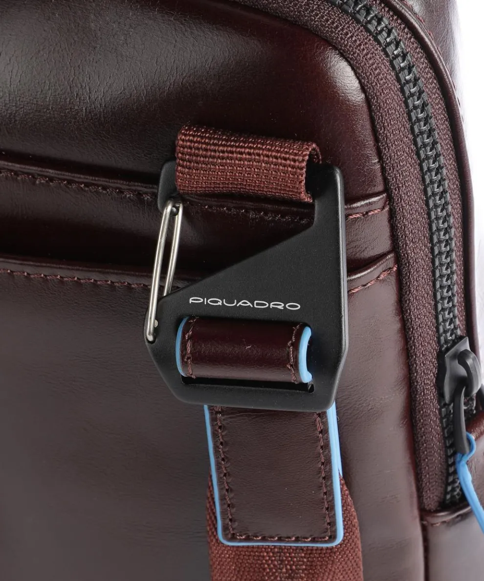 Blue Square Revamp Umhängetasche fein genarbtes Rindsleder mahagoni