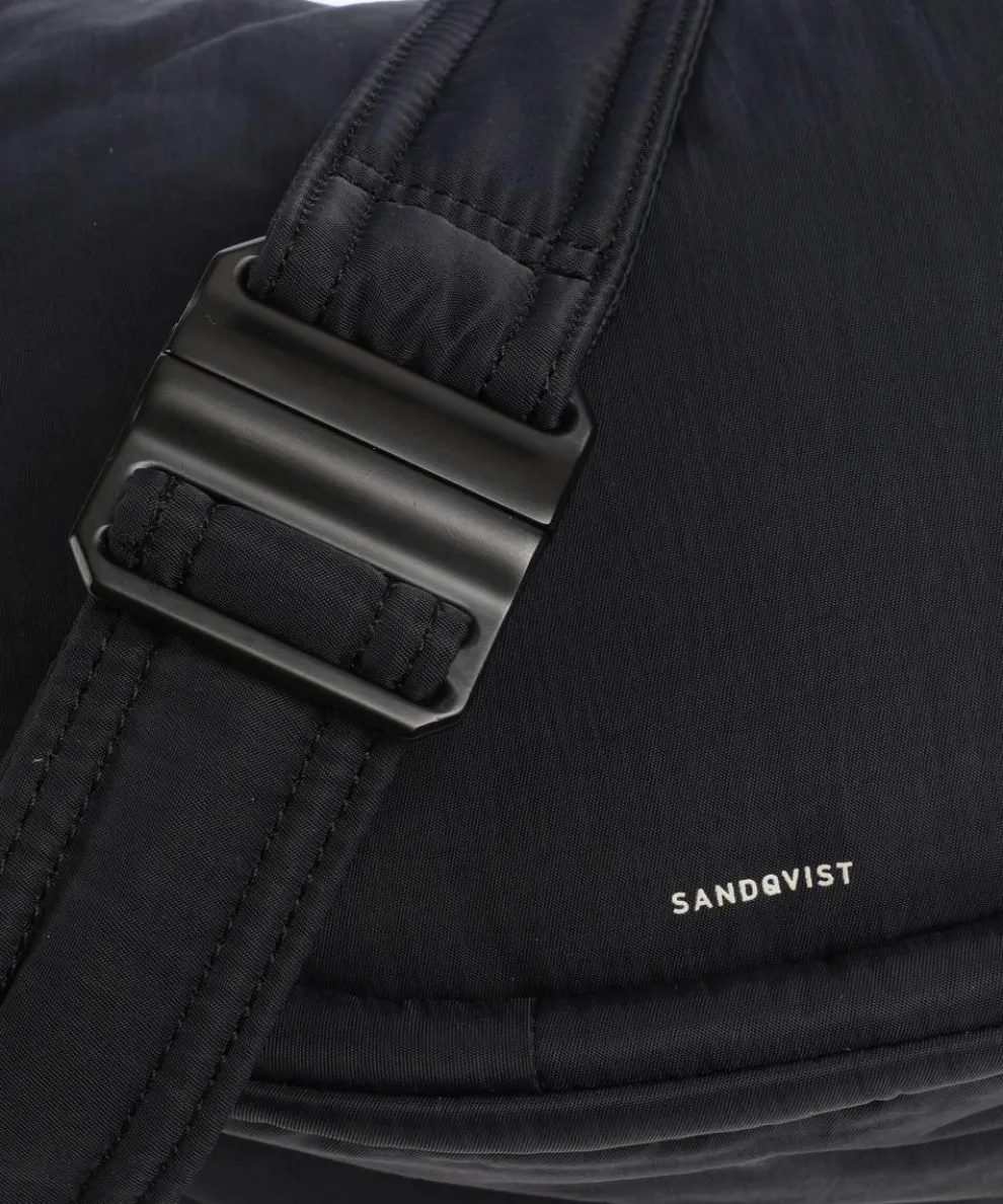 Curve S Umhängetasche recyceltes Nylon schwarz