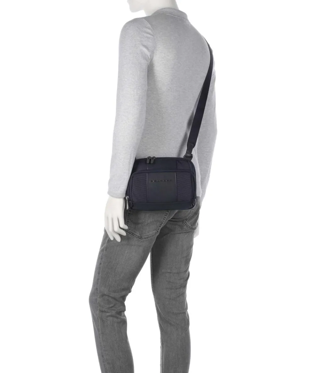 Brief Umhängetasche recyceltes Nylon navy