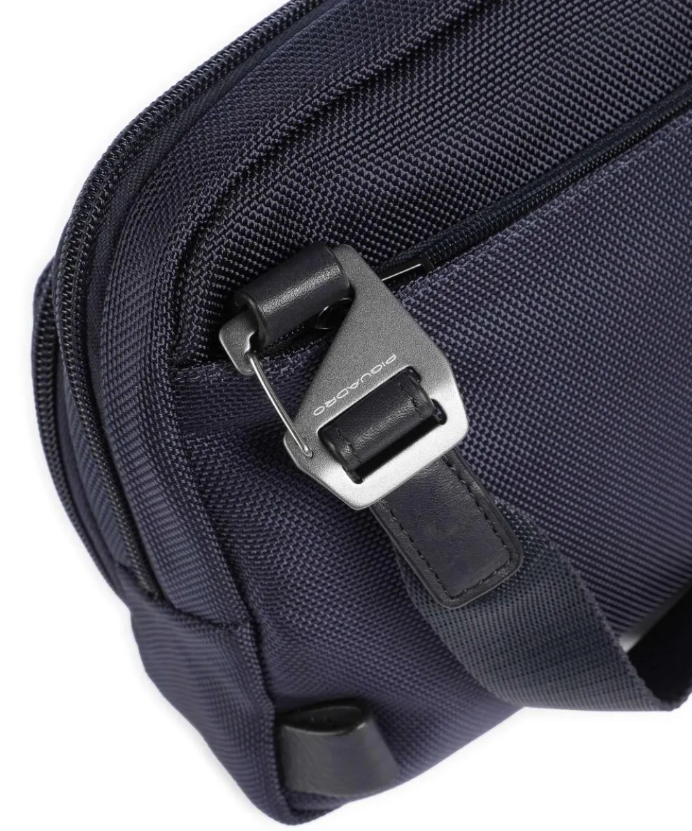Brief Umhängetasche recyceltes Nylon navy