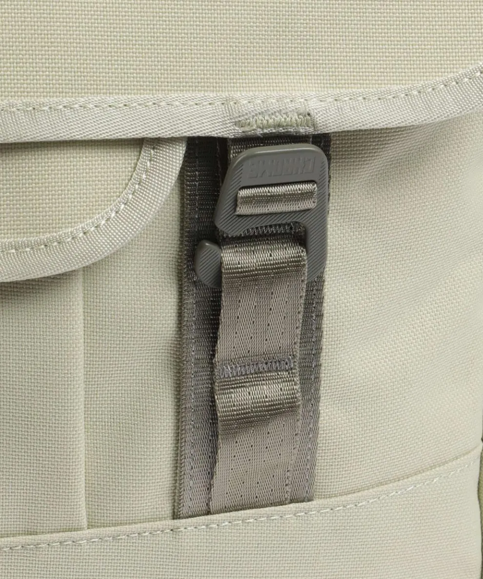 Midtown 20L Kuriertasche 16″ recyceltes Nylon sand