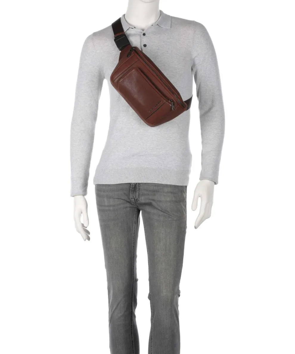 S134 Gürteltasche genarbtes Rindsleder braun