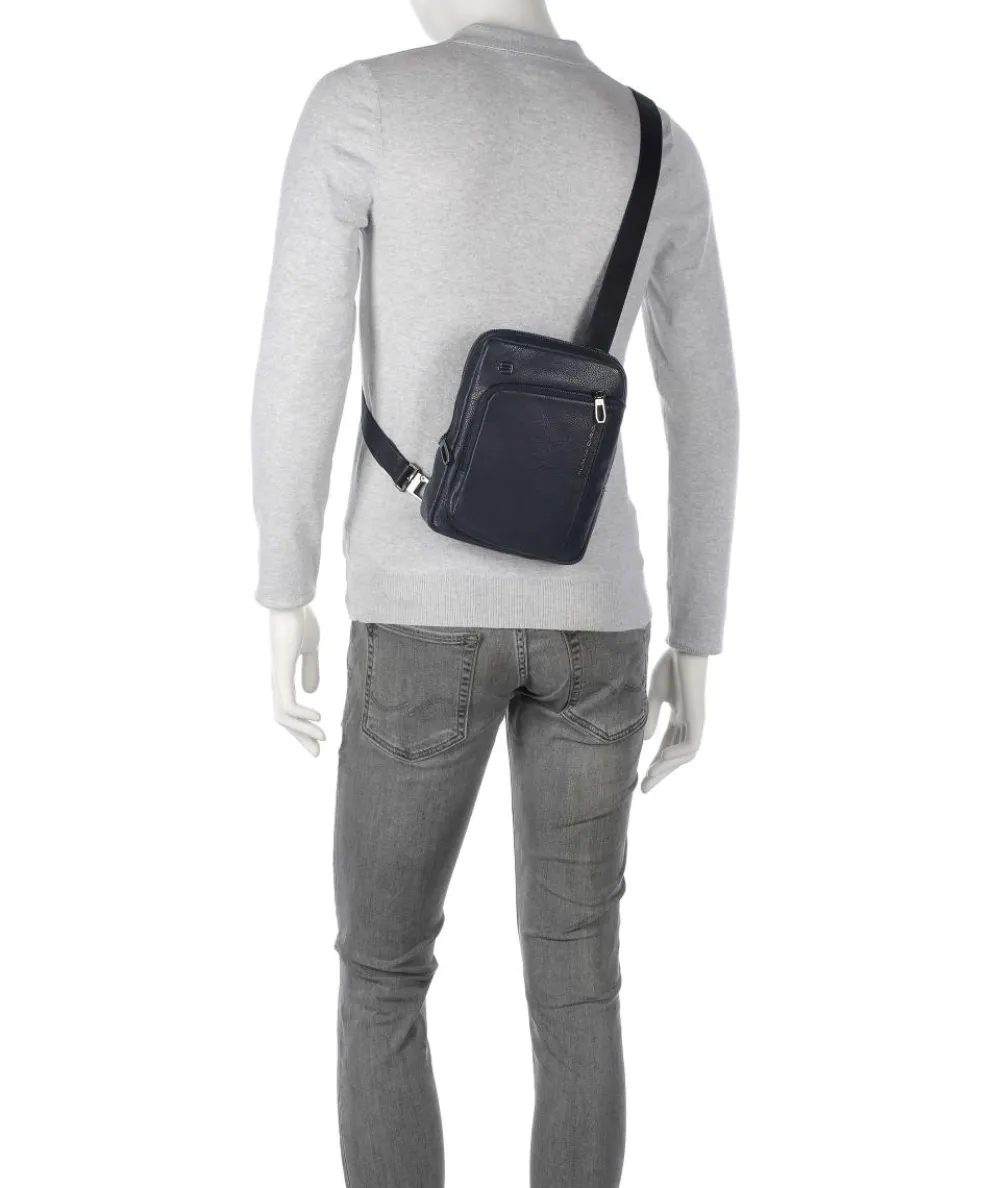 S134 Umhängetasche genarbtes Rindsleder navy