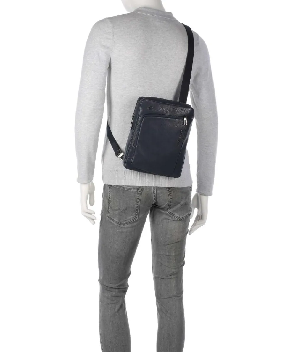 S134 Umhängetasche genarbtes Rindsleder navy