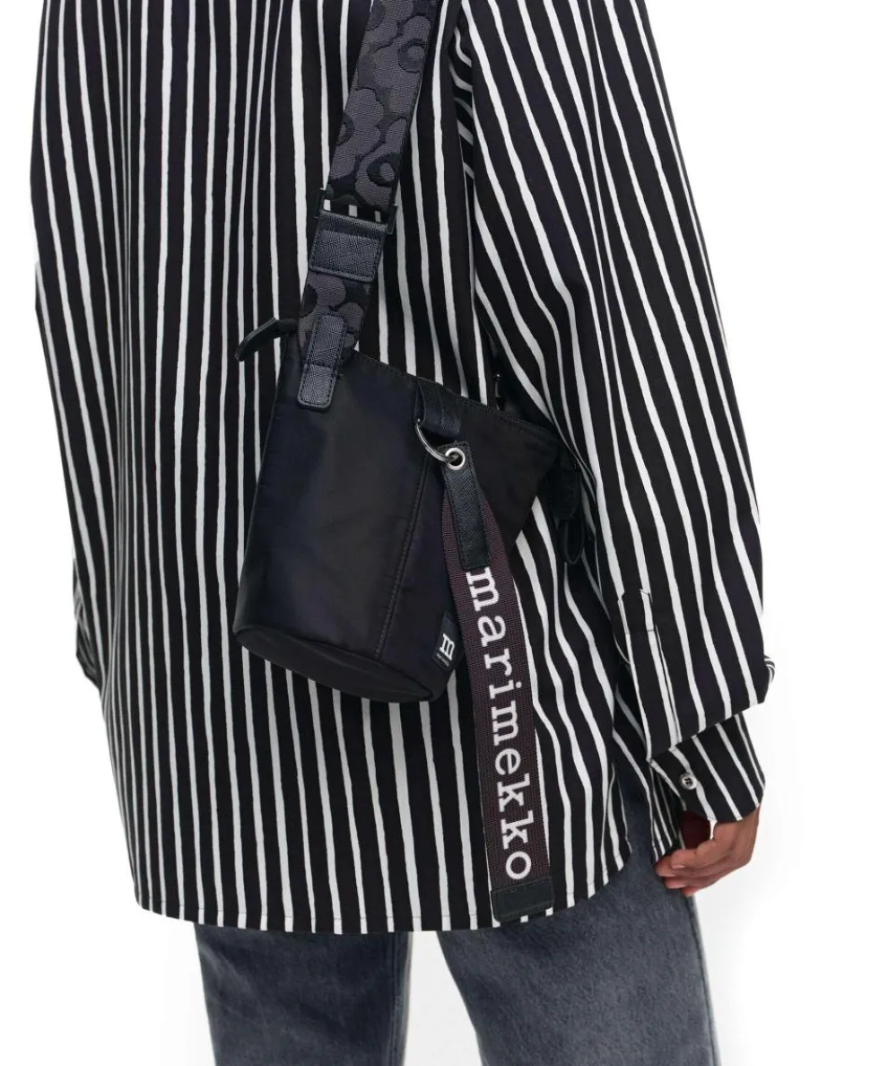 Solid Essential Umhängetasche Polyamide schwarz